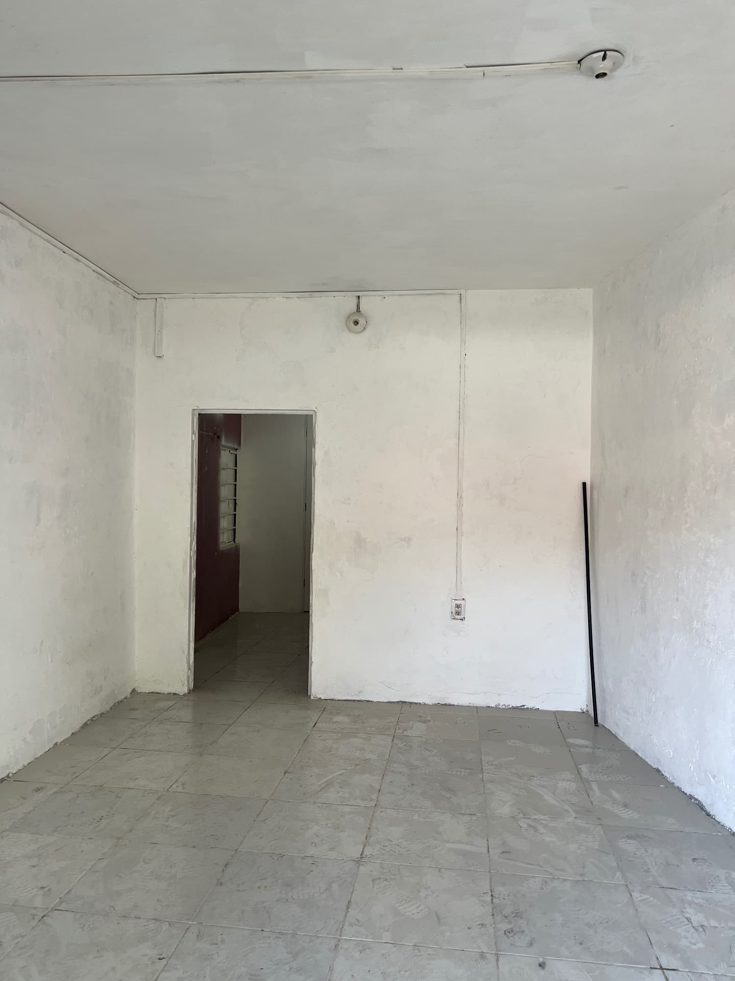 30 m² Street-Front Retail Space for Rent on Av. Fuerza Aérea, Oaxaca - Image 1