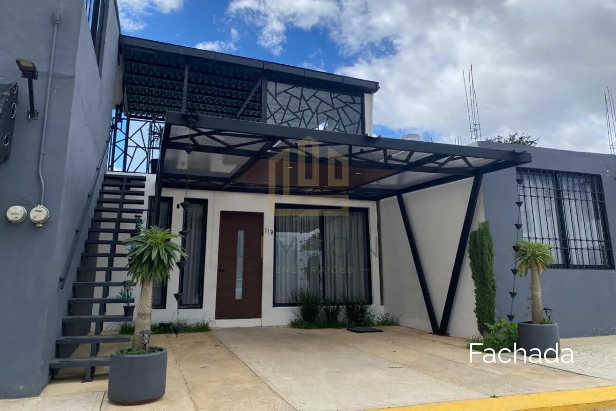 House for Sale in Xoxocotlán - Image 1