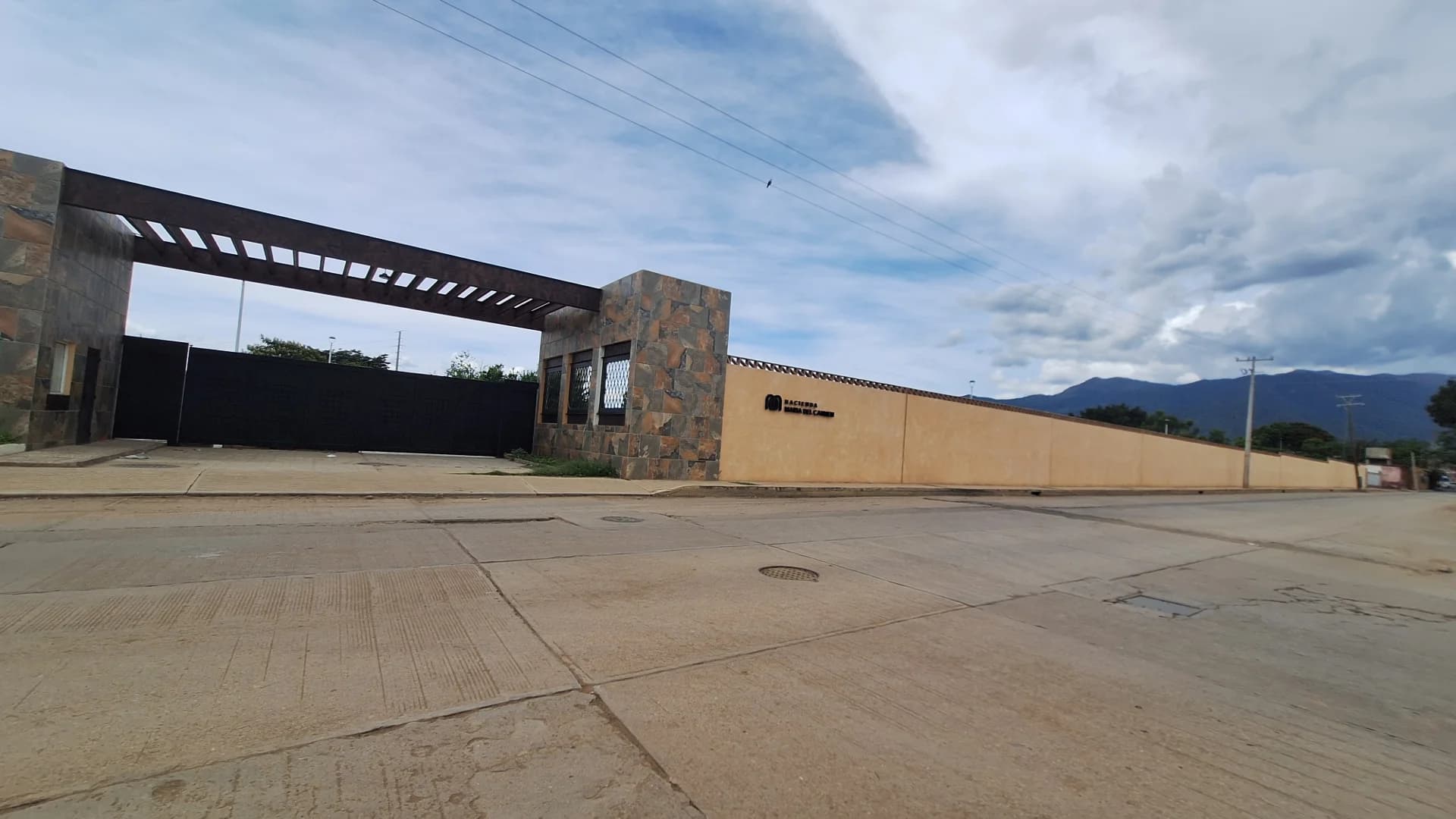 150 m² Lot for Sale in Santa Cruz Amilpas, Oaxaca de Juárez - Image 1