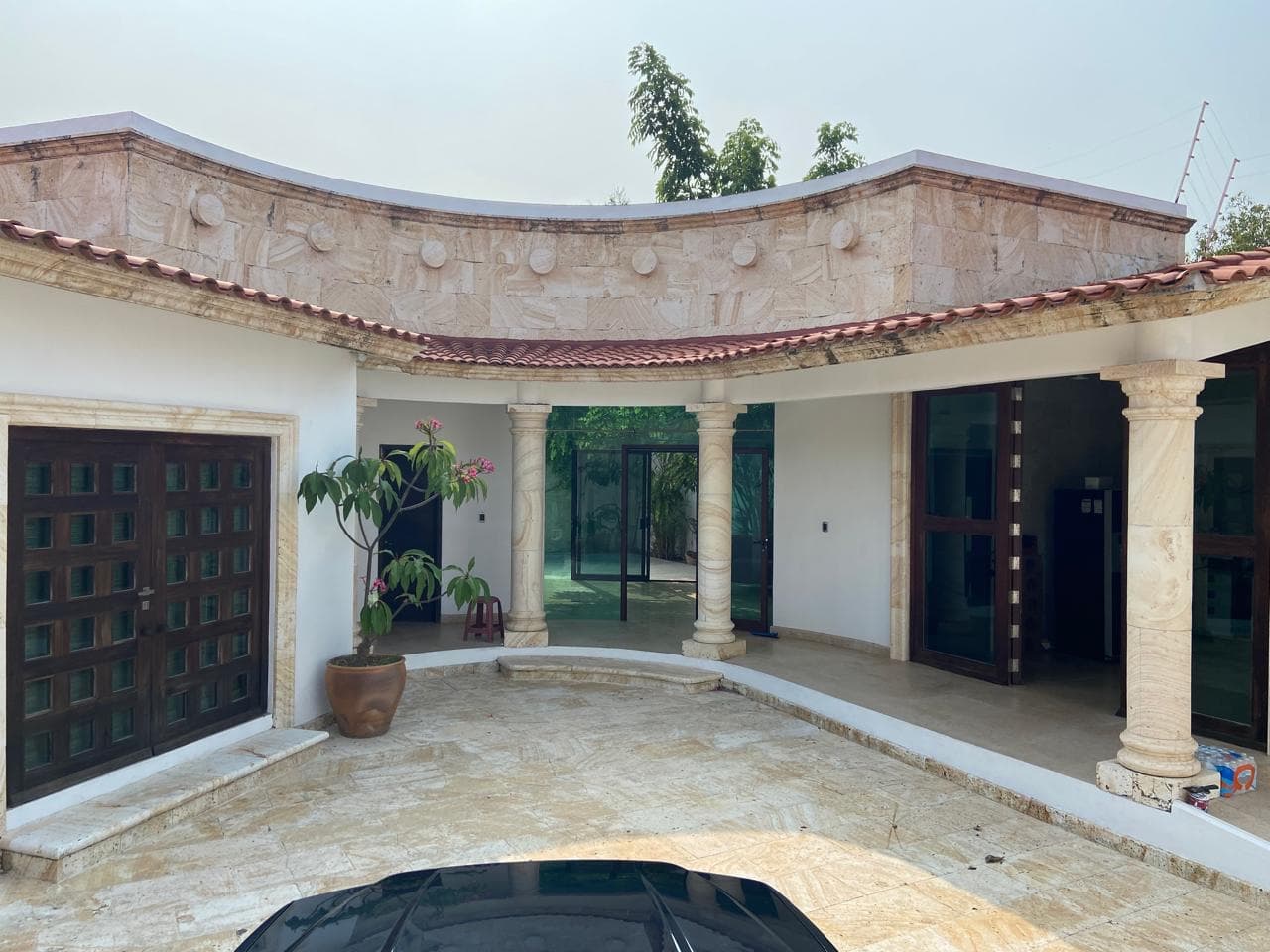 House with Commercial Space in Juchitán de Zaragoza - Image 1