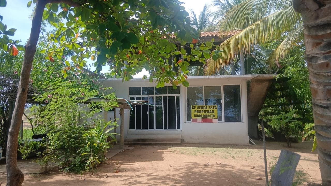 Casa en venta en Puertecito, Santa María Colotepec: 400 m² de terreno y 2 recámaras - Imagen 1