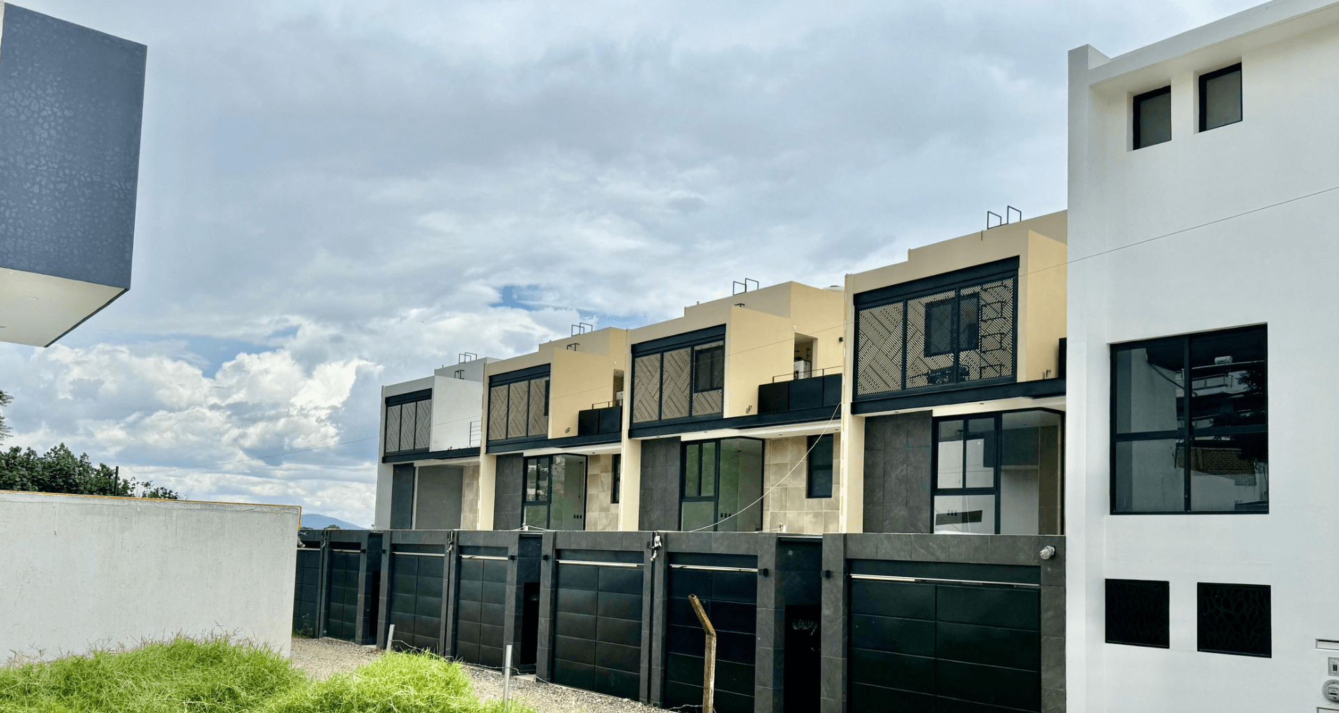 Residencia Contemporánea en San Felipe del Agua ✨ - Imagen 1
